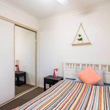 Room With Separate Bath In Shared Homestay ريدكليف المظهر الخارجي الصورة